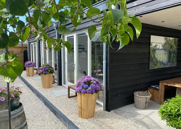 Bed & Breakfast Bij Tante Teun 3*